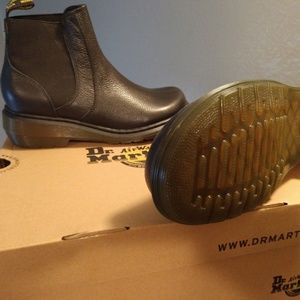 Dr. Martens Pamela boots